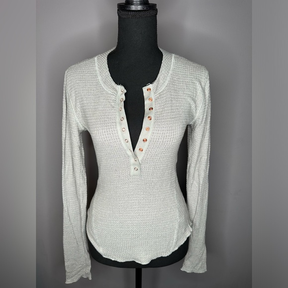 Free People One of the Girls Henley Grey size medium - Picture 3 of 5